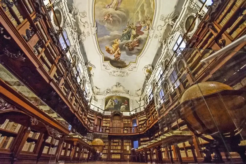Ravenna medievale: dalla biblioteca classense alla basilica
