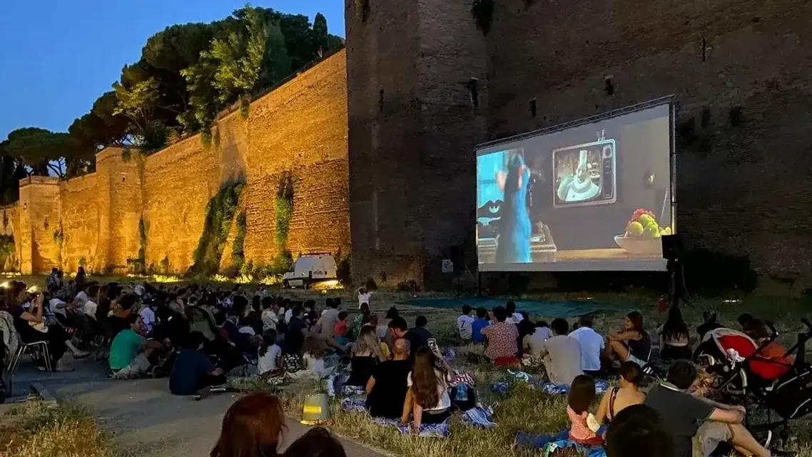Cinema sotto le stelle alle Mura Aureliane 🎥🌙