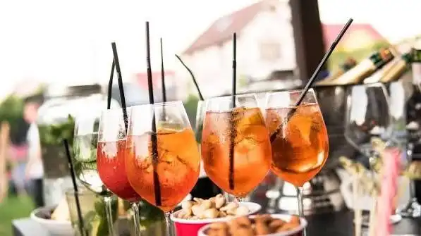 Aperitivo & Tramonto: Domenica sul Pontile ✨