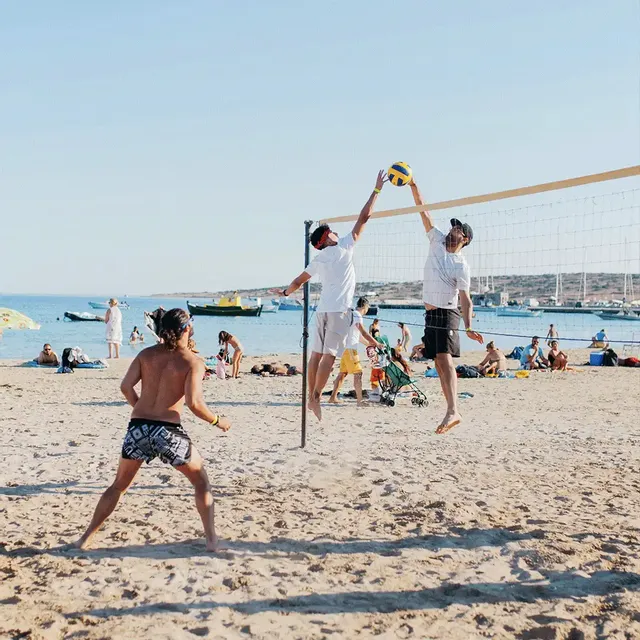 Ape, Musica & Volley con nuovi amici!