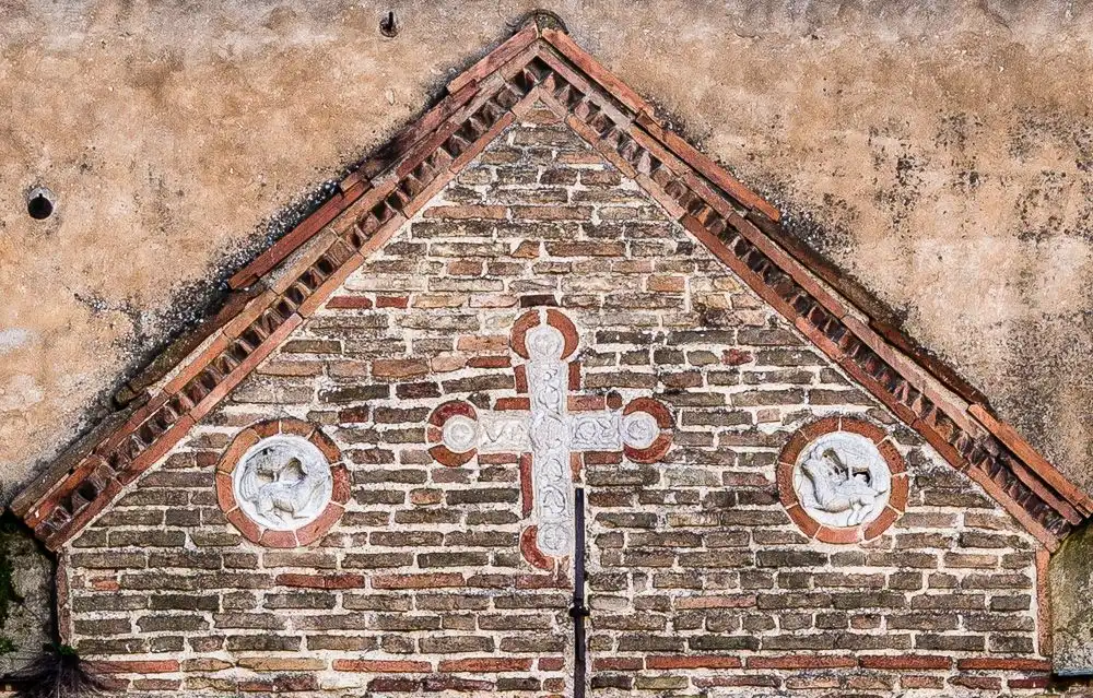 Ravenna insolita: una città che non ti aspetti, 8 storie 