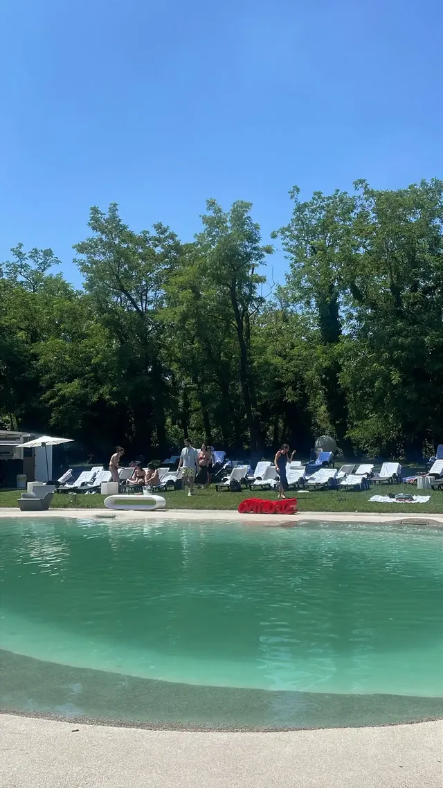 Social Brunch & Pool Party 