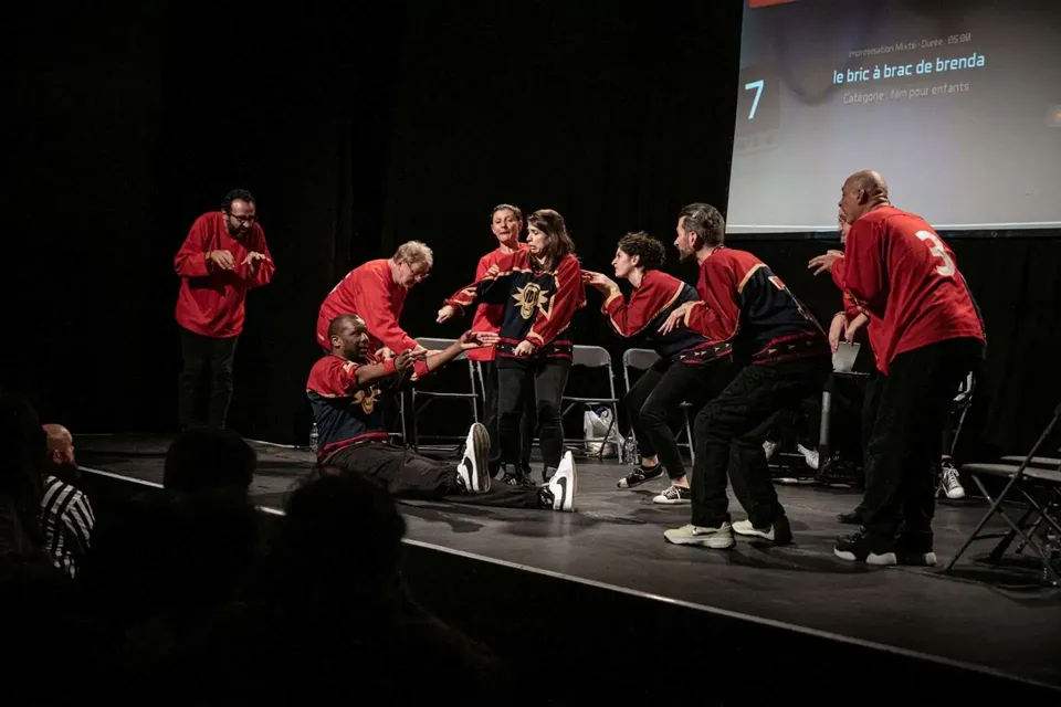 Apéro & Spectacle d’Impro – Rires & Rencontres🎭🍸