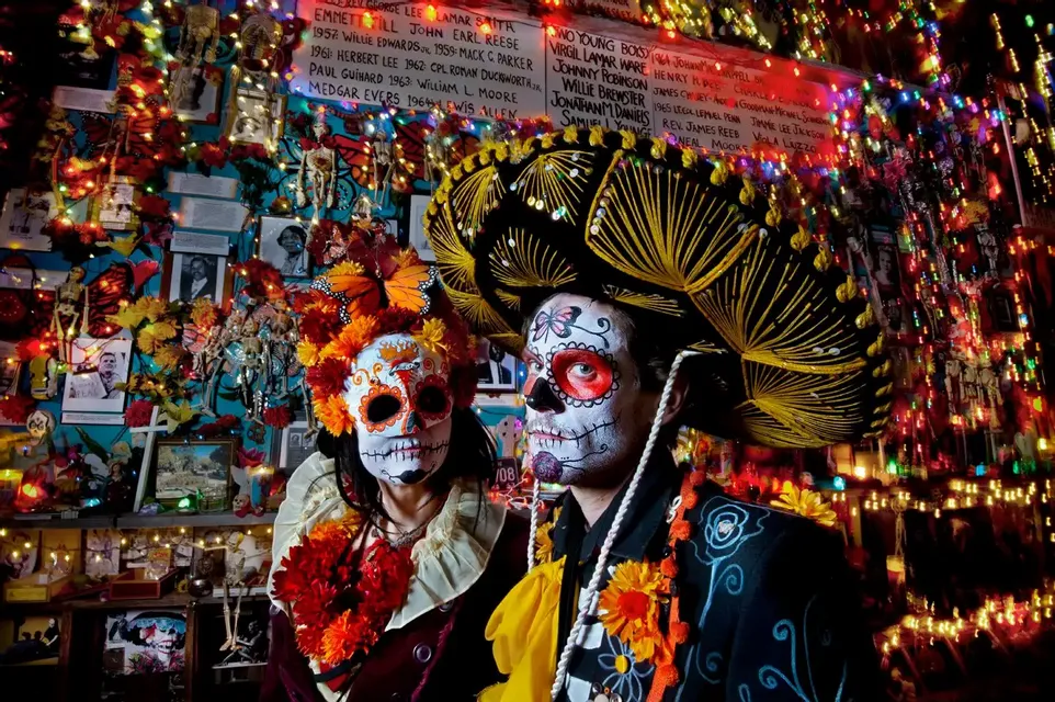 Persone truccate per il Día de los Muertos in Messico