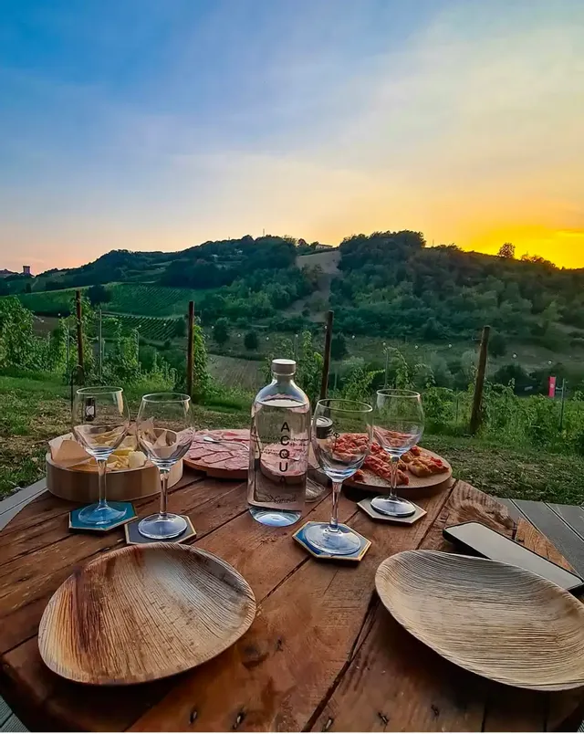 Aperitivo al Tramonto sui Colli Piacentini e Bascherdeis 