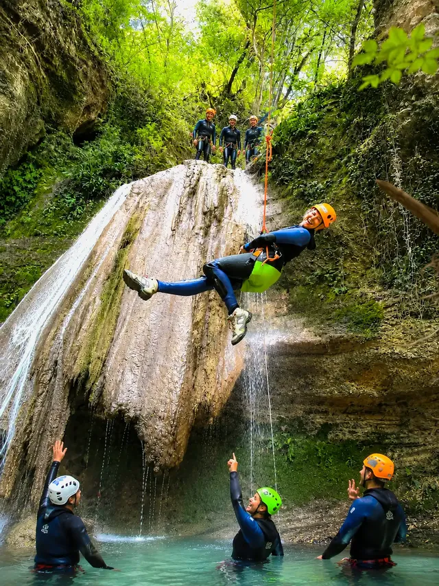 Canyoning tra le cascate della Forra di Roccaranieri