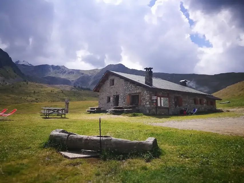 Trekking medio: Malga di San Colombano + terme