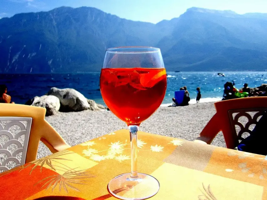 Week end sul Garda: Sirmione, Peschiera e Hawaiian Party