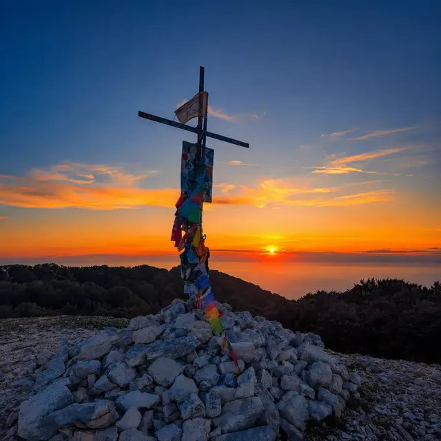 Aperitivo sul Semprevisa al tramonto