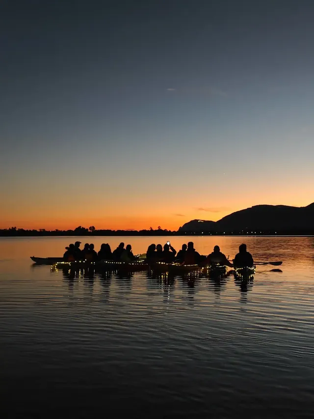 Il Lago di Fondi al Tramonto: un’esperienza in kayak