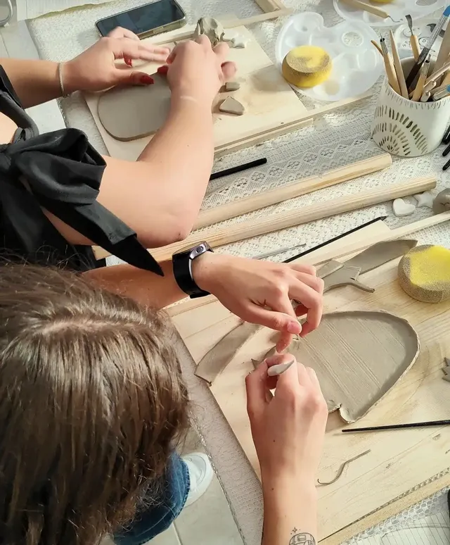 Ceramica & Aperitivo: Il tuo lunedì sera creativo