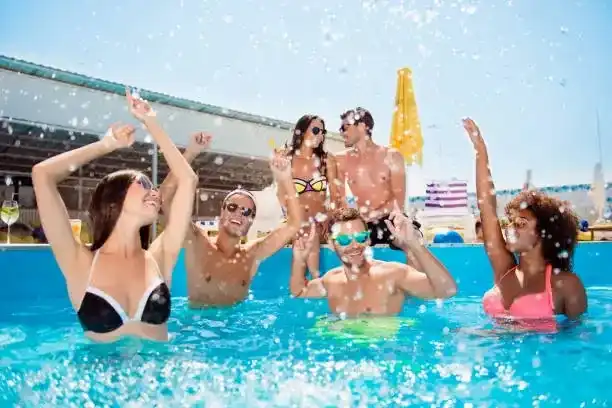 Giornata in Piscina: Relax, Salsa e Baciata