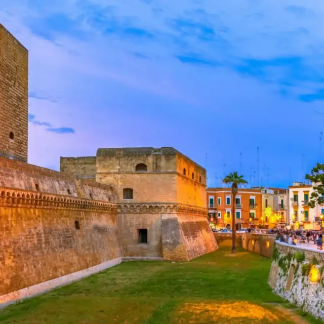 Bari segreta: leggende, chiese e mura antiche