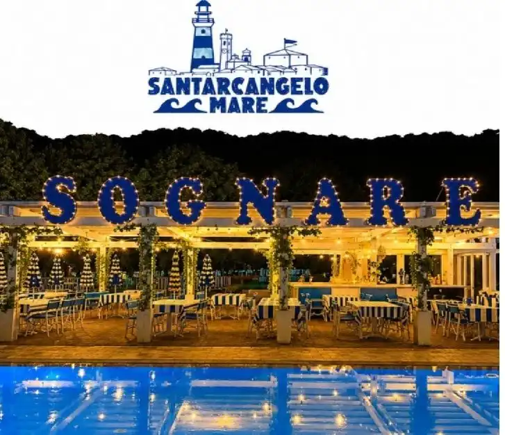 Santa Pool Party & Giro-pizza/piada