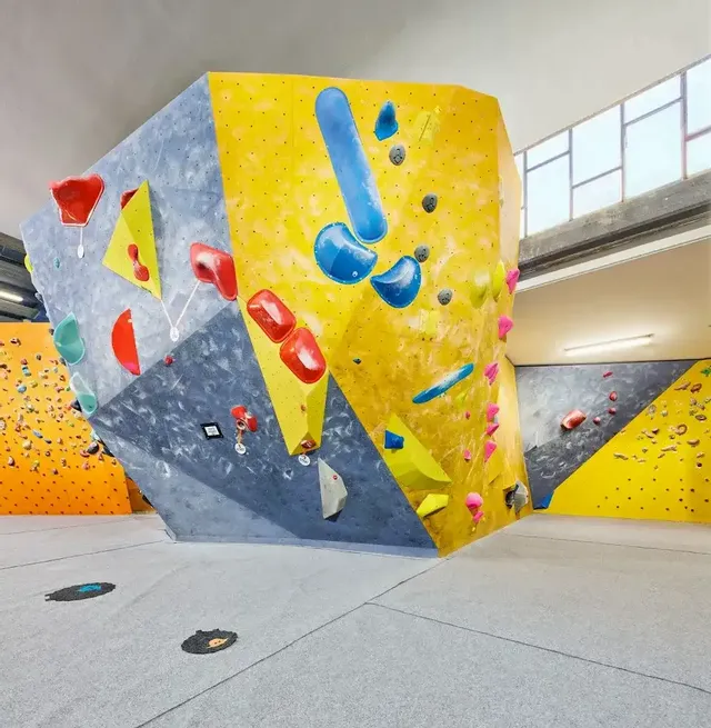 🧗‍♀️ Arrampicata Indoor Boulder con Istruttore