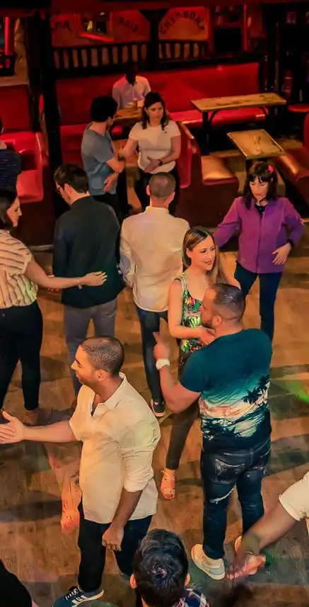 Cours de Salsa, Verre et Soirée 💃