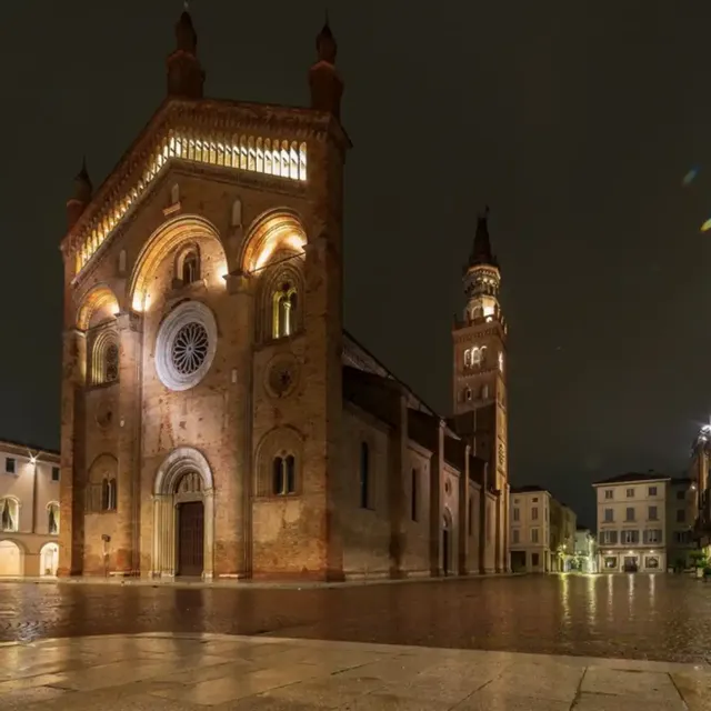 Crema sotto le stelle: visita serale tra storia e misteri