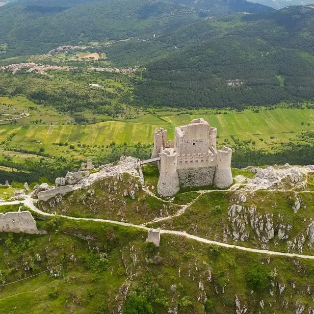 Gusta L'Abruzzo: un cammino tra borghi e sapori
