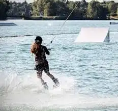 Wakeparadise: Wakeboard, Surf & Chill + Aperitivo