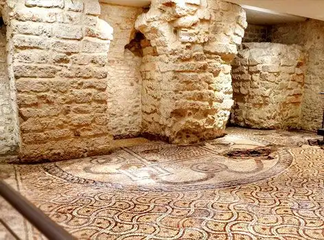 Visita guidata: i sotterranei di Bari