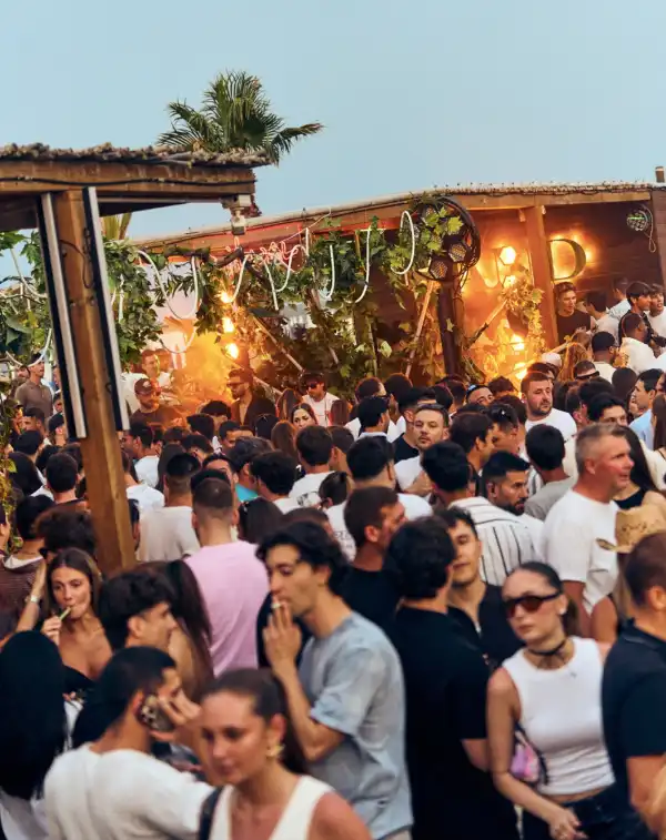 Happy Hour & House Music al Mare