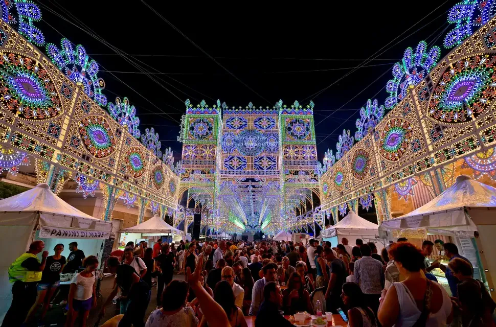 Scopri il Salento in compagnia: le Luminarie di Scorrano
